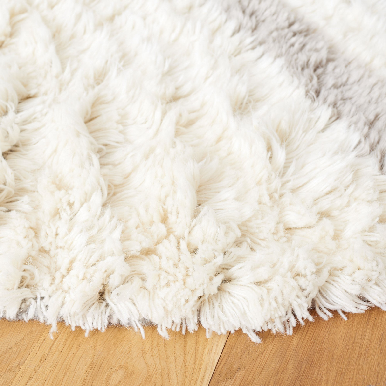Beamer Gray Ivory Hand-Woven Flatweave Rug, Round 6'