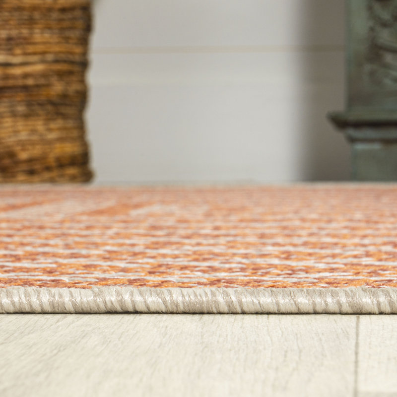 Tapis intérieur / extérieur à chevrons orange / crème, Rectangle 2 pi 11 po x 5 pi