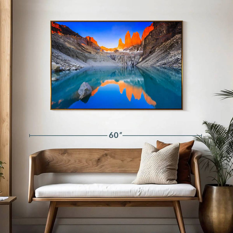Torres Del Paine, 46 po x 31 po, Cadre flottant doré