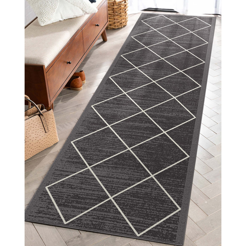 Tapis gris foncé Gioanna Clover, Tapis de couloir 2 pi 7 po x 9 pi 10 po