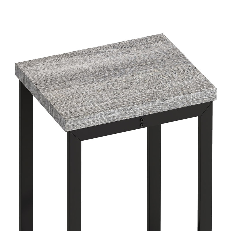 Ensemble de table de salle à manger moderne et fonctionnel avec trois tabourets, idéal pour les petits espaces et la vie sans effort