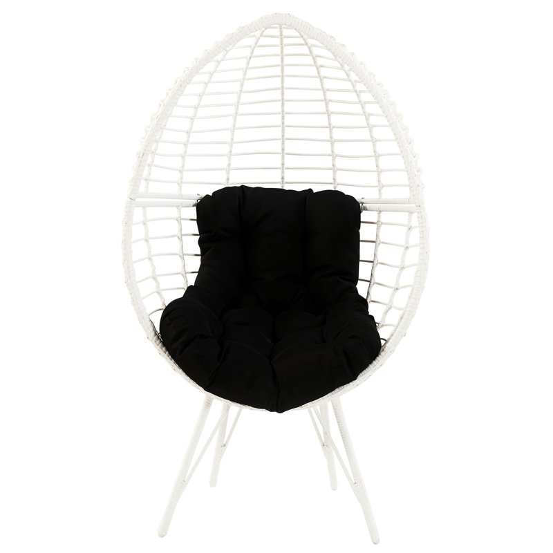 Élégante chaise de patio avec coussin noir et blanc - rembourrage en mousse