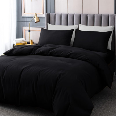 4-Piece Microfiber Duvet Cover Set – Pillowcases & Fitted Sheet
