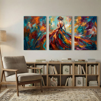 Abstrait femme colorée en robe fluide, ensemble de 3 impressions sur toile