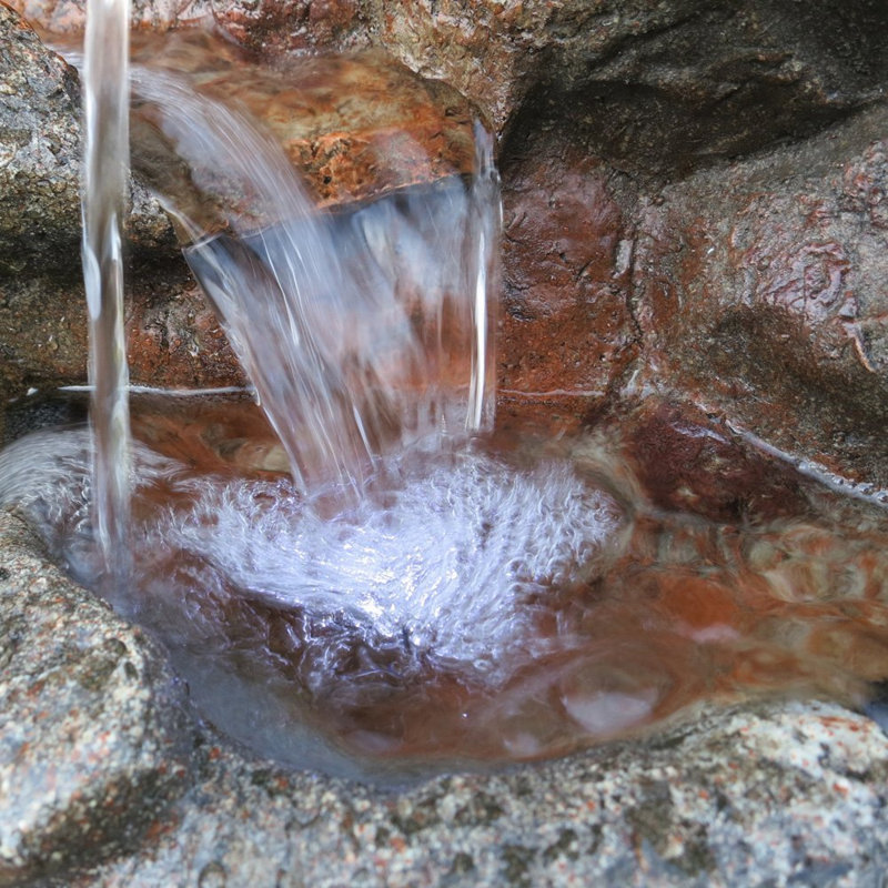  résine / Fibre De Verre Ours Creek Avec Lumières Led Rock Fountain