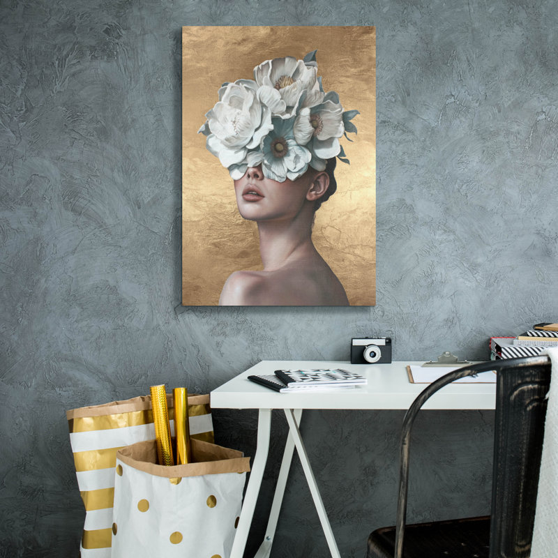 «Blue Flower Lady» par Svetlana Aleynikova, art mural sur toile, H 26 po x l 18 po