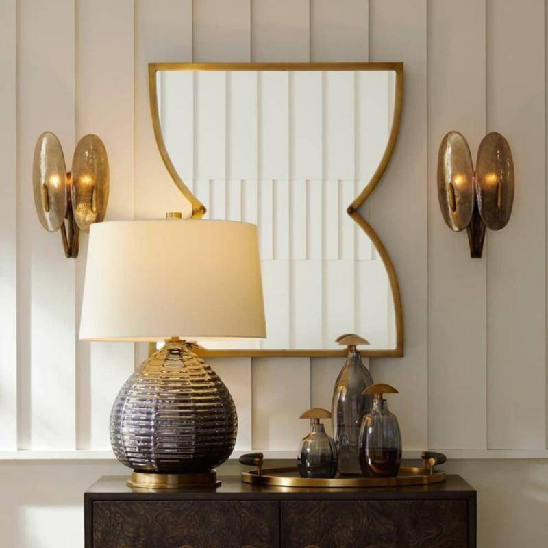Izara 2 - Light Armed Sconce