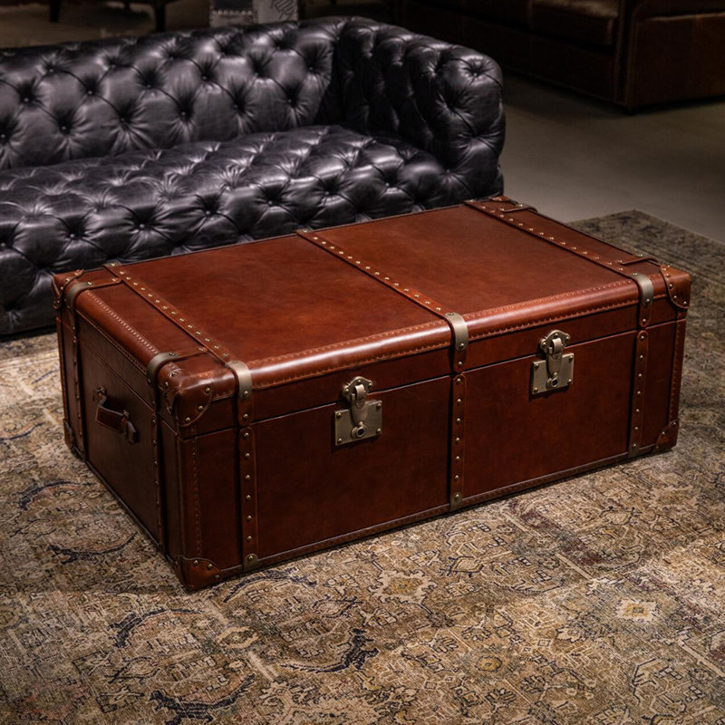 Table basse en similicuir