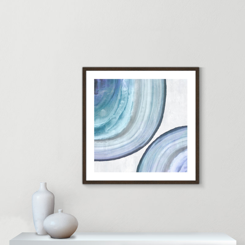 «Endless Blue II» par Eva Watts - reproduction d'art, Papier avec cadre en bois de noyer, H 28,75 po x l 28,75 po x P 0,75 po