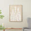 Décoration murale en bois texturé floral crème avec accents peints en blanc et cadre perlé
