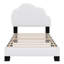 Lit plateforme tapissier avec tête de lit en forme de nuage