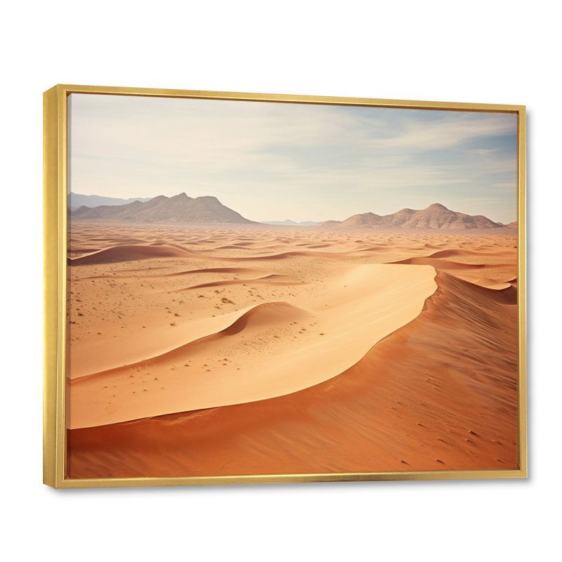 Scénique paysage désertique infini horizon III, H 34 po x l 44 po x P 1,5 po, Cadre flottant doré