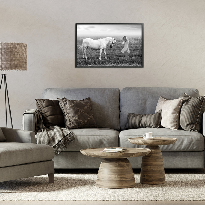 Son cheval, estampe numérique, design par Ata Alishahi, H 12 po x l 18 po, Giclée encadrée noir minuit