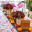 Centre de table avec fleurs et marguerites