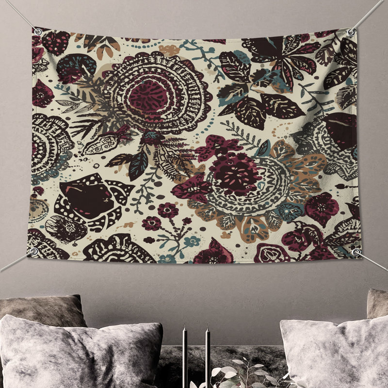 Tapisserie murale motif floral, 68in H x80in W with 4 Grommets
