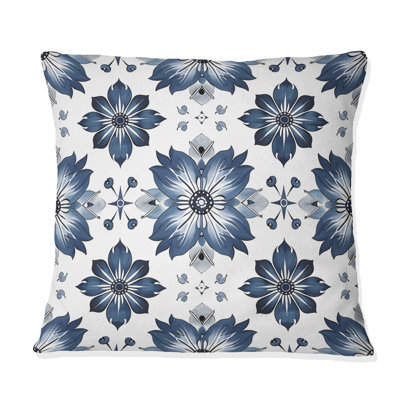 Blue Silver Traditional Floral Tiles II - Coussin décoratif traditionnel