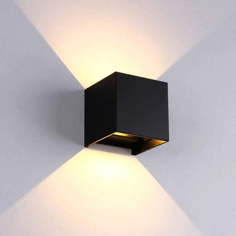 Matthaios Up & Downlight