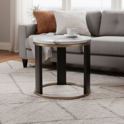 Table de bout Besy, faux marbre blanc 24 po, base anneau doré, noir