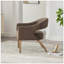 Fauteuil moderne rembourré en polyuréthane à dossier ouvert avec pieds en bois d'hévéa, parfait pour le salon et la salle à manger-130790947