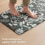 Ensemble de tapis de cuisine Laura Ashley Christmas Holly Leaves-129972310