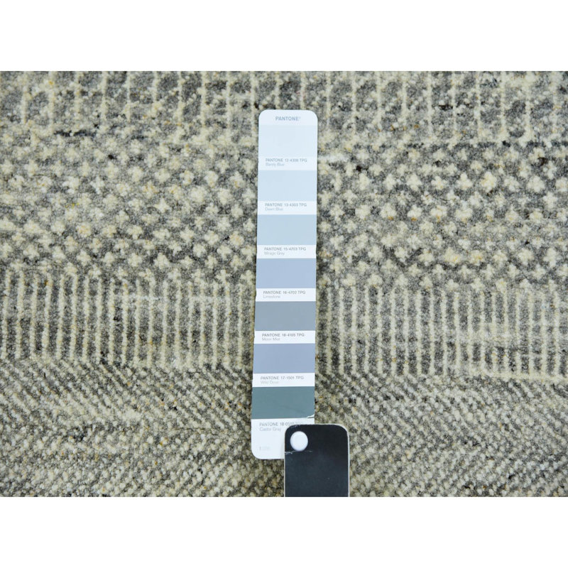 Tapis unique gris de 2 pi 5 po x 26 pi 3 po Jodhi