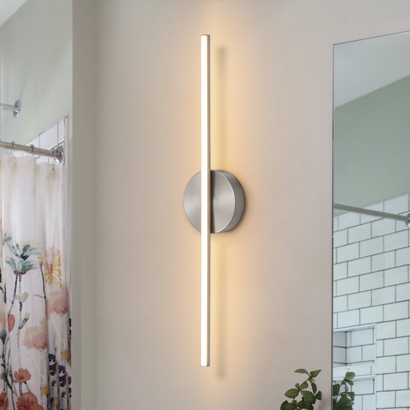 Luminaire mural à DEL 1 lumière à intensité variable 31 po Corderick, Nickel brossé, H 24 po x l 4,72 po x P 4 po