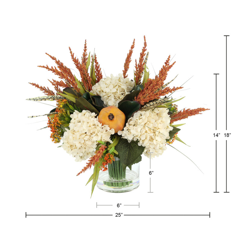 Arrangement d'automne avec hortensias et chardon Dellwood, Crème, crème