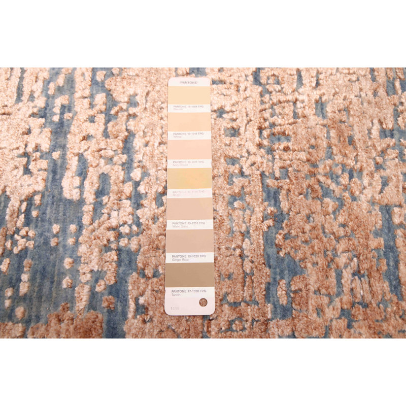 Tapis brun clair Legacy 7 pi 11 po x 7 pi 11 po