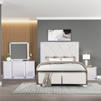Ensemble de chambre à coucher pour grand lit de 5 pièces de style contemporain Fabio fabriqué avec des accents latéraux en forme de losange, un éclairage à DEL et du bois au fini blanc (NJ Inventory)
