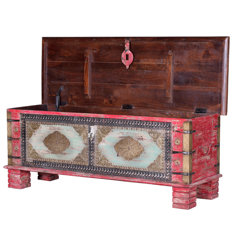 Urrutia Accent Trunk