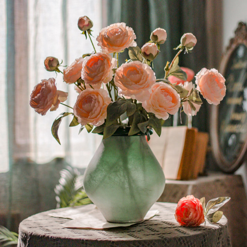 Tige de pivoine, Rose