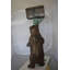 Ours à côté d'un arbre avec statue en bronze de boîte aux lettres - Taille: L 19 po x l 20 po x H 50 po