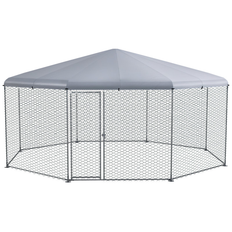 «Ezariah Walk In Chicken Run», H 108 po x l 205 po x P 189 po