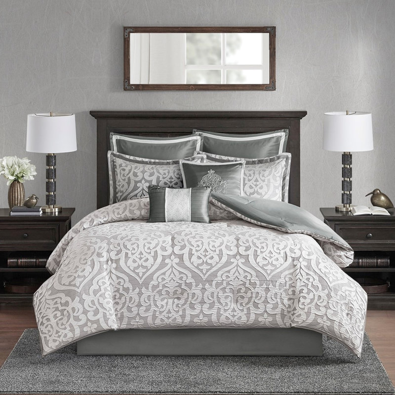 Literie 8 pièces pour très grand lit argent / argent - médaillon texturé, coussins décoratifs brodés, édredon superbes taies décoratives européennes, tissu