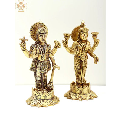 Statue de Vishnu et déesse Lakshmi en laiton de 7 po - Couple divin indou fabriqué à la main debout sur un lotus pour un autel spirituel et un décor de prospérité