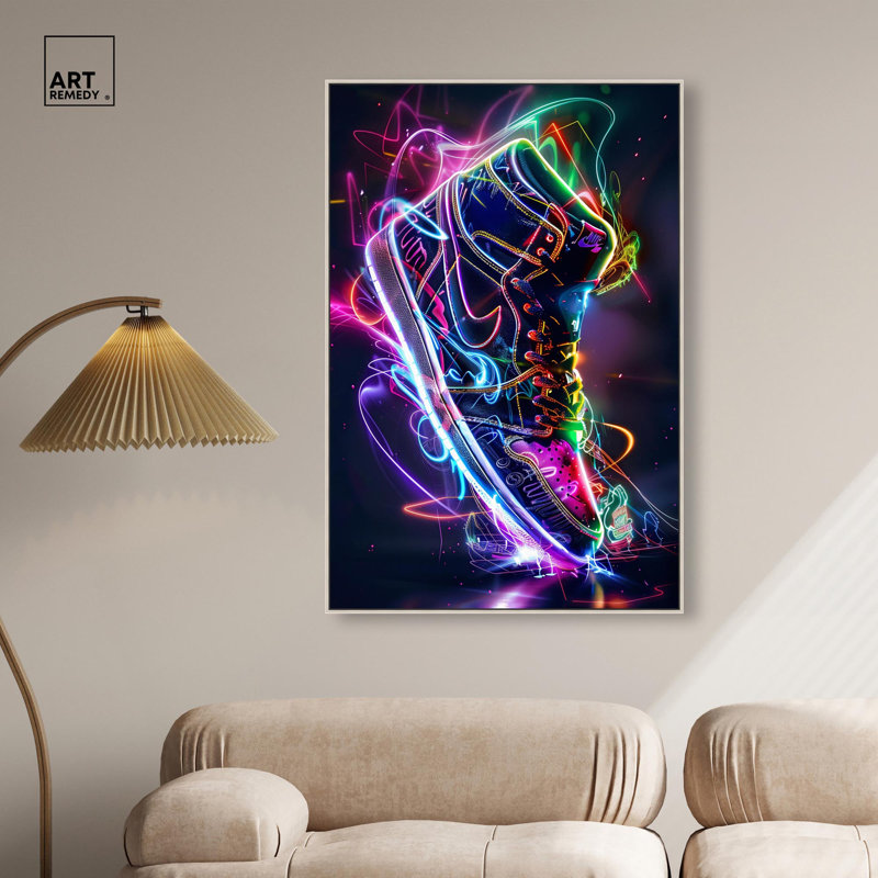 Décoration murale Sneaker Bright Lights Sneaker par Art Remedy, H 37 po x l 25 po, Argent argent, Cadre flottant