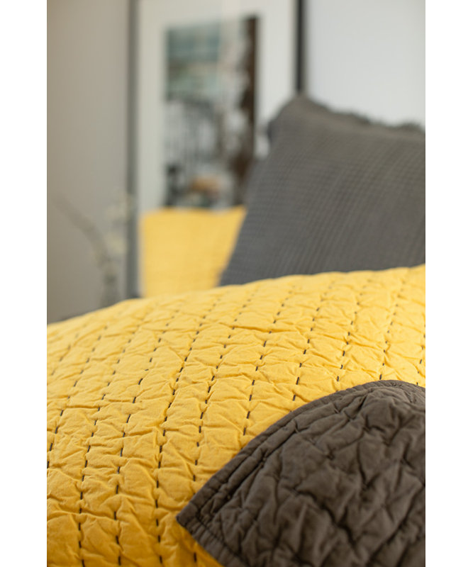Twain Quilt, Twin Quilt, Brick/Charcoal