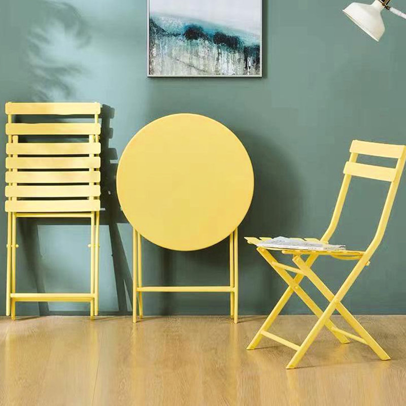 Ensemble bistro de patio jaune 3 pièces - Table et chaises pliables en métal pour le salon extérieur 3 avec patios design