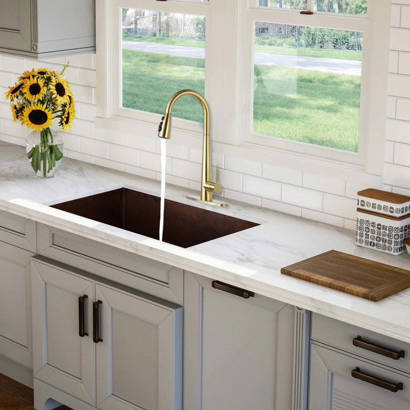 Pull Down Single Handle Kitchen Faucet, Brushed Gold