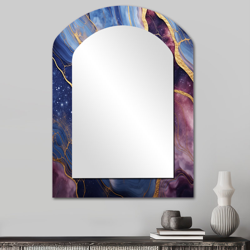 Bleu et or abstrait marbre Essence I - miroir arqué en marbre, miroir mural asymétrique bleu, impression sur métal