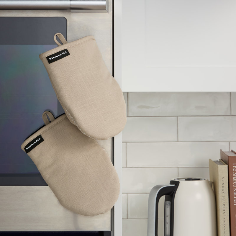 KITCHENAID Gourmet Series Gridlines Mini Oven Mitts 2-Pack, Milkshake Tan