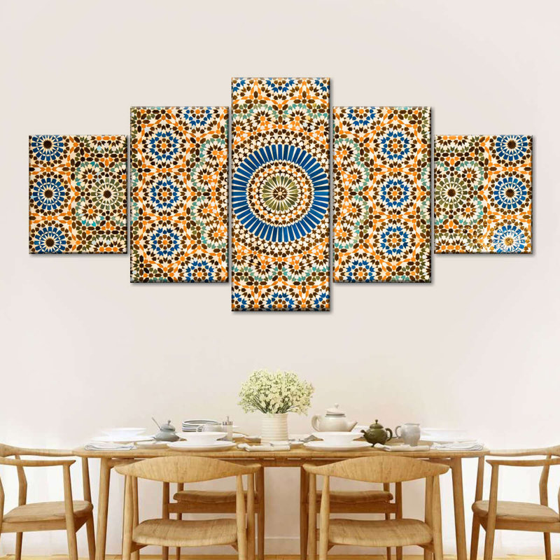 Ensemble de 5 carreaux de céramique marocains abstraits sur toile, H 34 po x l 74 po x P 1,25 po