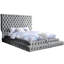 Très grand lit contemporain, tête de lit surdimensionnée, structure rembourrée en flanelle grise, plateforme avec accoudoirs, lit à structure en bois avec essence, rembourré, prêt pour le matelas