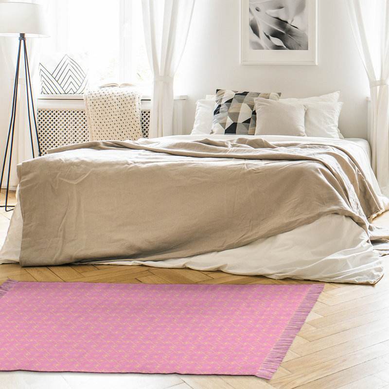 Tapis zone rose napperon Mcguigan, Non
