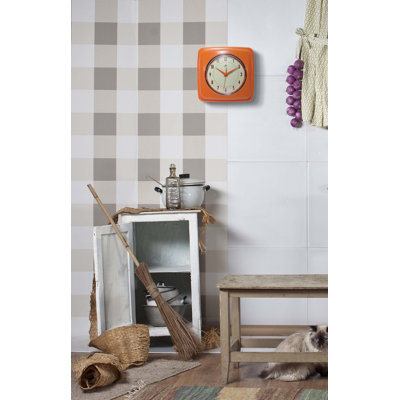 Horloge murale en plastique 9,25 pouces Orrwell