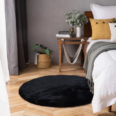 Hollianne Cozy Faux Rabbit Fur Area Rug Machine Washable Rug in Black