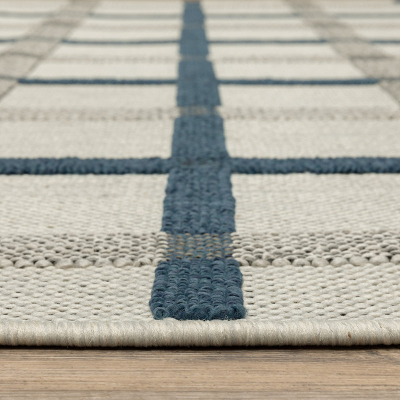 Hirsh Geometric Plaid Beige/Blue Indoor/Outdoor Area Rug, Rectangle 6'7" x 9'2"