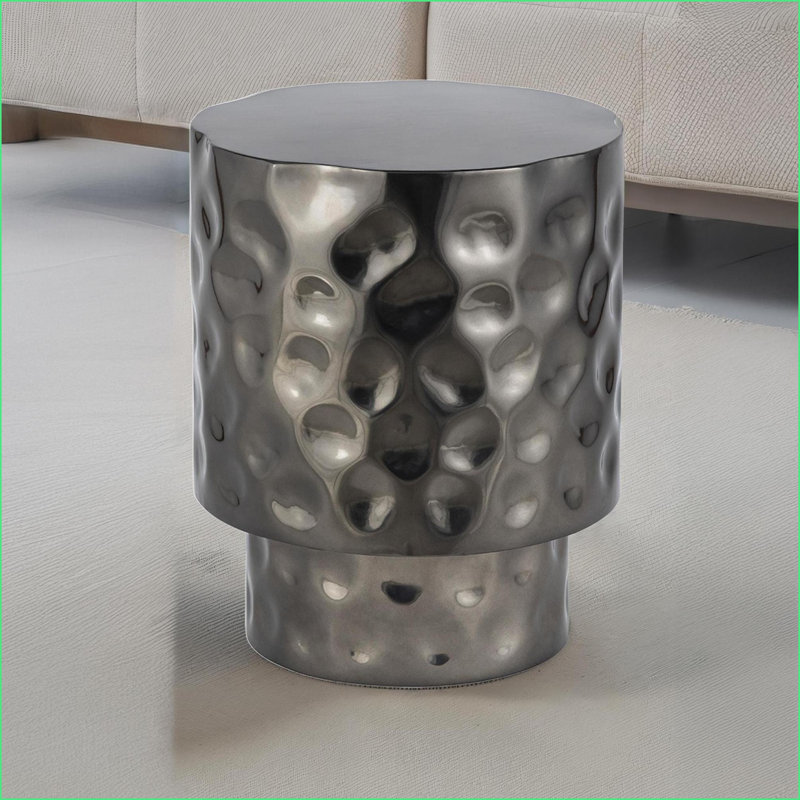 Table basse moderne en nickel et acier inoxydable pour le salon, texture martelée à la main Conception durable, Nickel