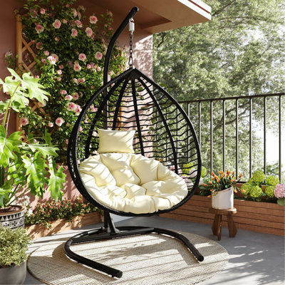 Chaise de hamac suspendue d'intérieur pour l'extérieur avec support, balancelle pliable en rotin avec cadre en fer, coussin moelleux et appui-tête amovible, convient au porche, au balcon, à l'intérieur