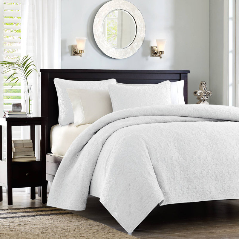 Quebec Reversible Quilt Set, White, Twin/Twin XL Coverlet + 1 Standard Sham